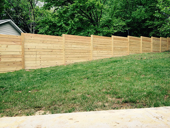 timberfencingcl's tweet photo. How a Wood Fence is Installed on a Sloping Lot https://t.co/nItTlYLUCy https://t.co/BrF8hsw5ox