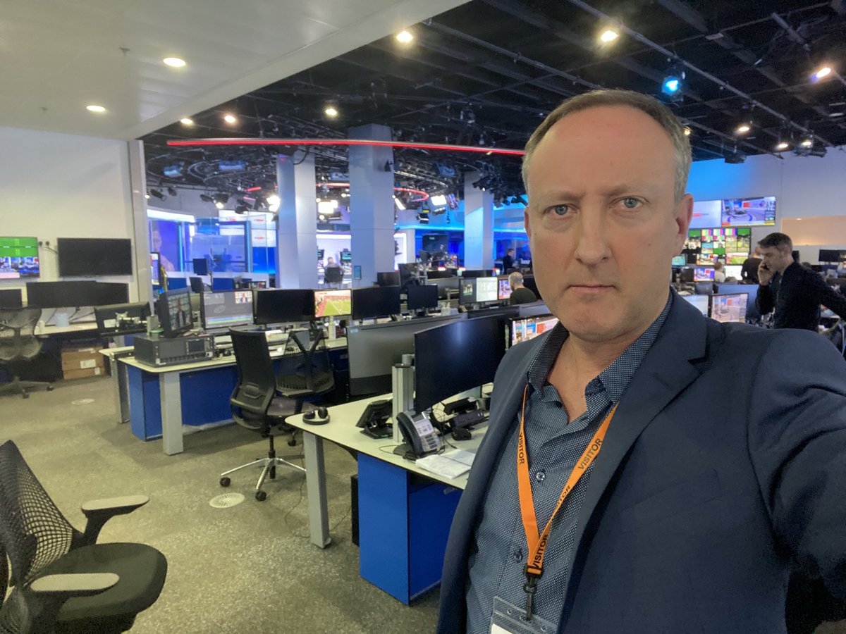 NegotiatingGuru's tweet image. Behind the scenes at Sky Sports News