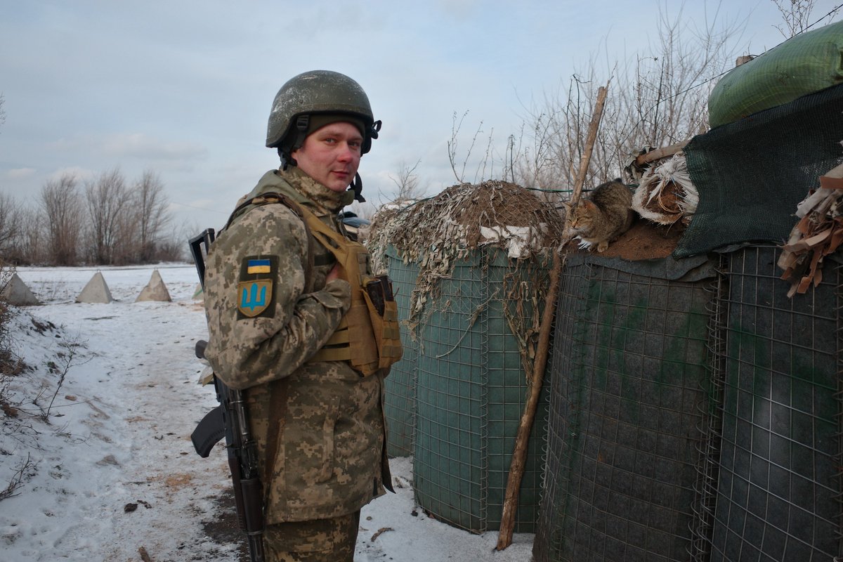 VICEWorldNews's tweet photo. NEW: VICE World News spent time on the frontlines where Ukrainian troops face pro-Russian separatists, as Russian troops amass on the border, and the prospect of more bloodshed looms. Thread: https://t.co/FfXj5g8KCu