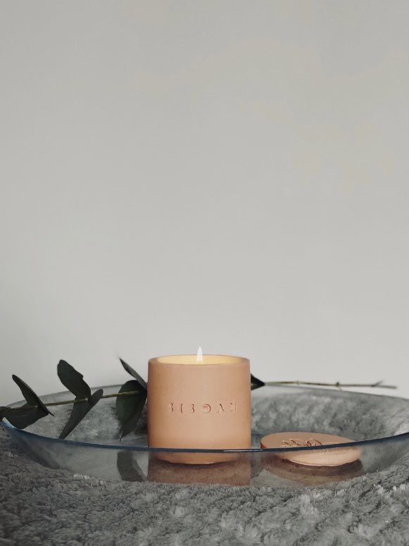 annamaria294's tweet photo. @Iolachristina @oliviazao Check out sisoan, a small business who handmake sustainable candles (including the jar) and donate 5% to charity! https://t.co/PAGv6gQjr3 https://t.co/UPisIk9sHo