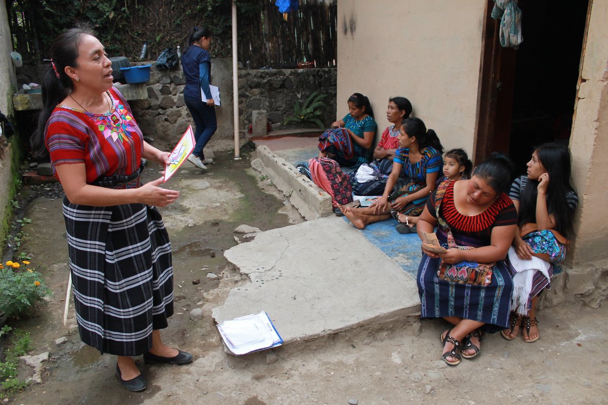 Friend_Bridge's tweet image. #UNSDG4 #QualityEducation The average Friendship Bridge client has &amp;lt;4 years of formal education, &amp;amp; does not read, write, or speak Spanish, the official language of 🇬🇹.
 .
While #Microcredit provides a hand up for their businesses, #Education provides skills &amp;amp; knowledge for life.