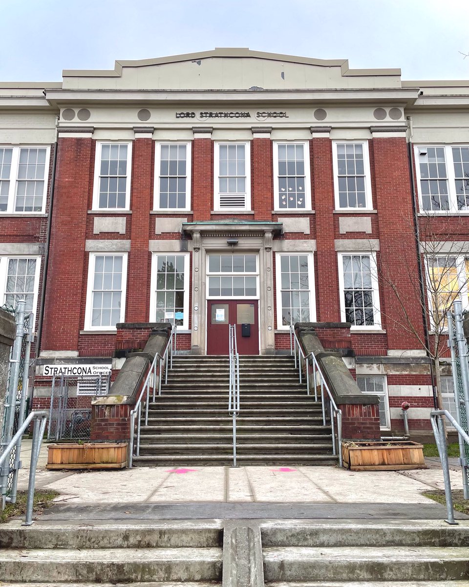 LMLshows's tweet photo. Hello Strathcona Elementary 👋 We are so excited to be your partners on the newest “Stories Written by Kids” project! Can’t wait to explore your amazing plays and share them with the world 👏📝🎭  See you in March! @ArtStarts @BCArtsCouncil #youthengagement #yvrtheatre #yvrarts https://t.co/SW4SgcXwrN