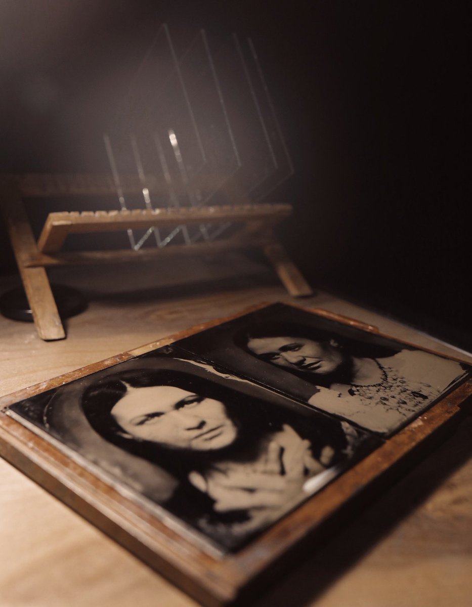 sola_ira's tweet image. Photo laboratory. The 19th century technology #photographer #nftphotographer #NFTProject #NFTartists #NFTCommunity