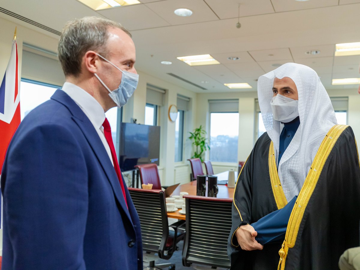 MojKsa's tweet photo. وزير العدل د. وليد الصمعاني يلتقي وزير العدل نائب رئيس مجلس الوزراء البريطاني دومينيك راب في المملكة المتحدة، ويجريان مباحثات رسمية لتعزيز التعاون في المجال القضائي والعدلي بين الجانبين. https://t.co/02MYQM0HIQ