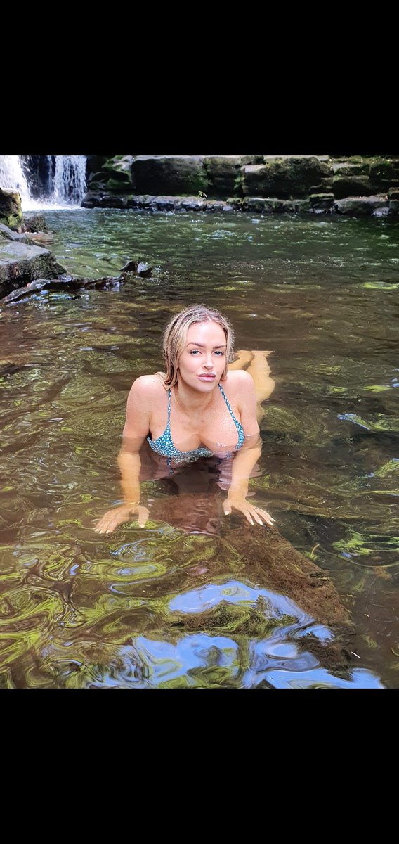 Clo60328367's tweet photo. #Ireland #waterfall #Irish #Travel #foryou #modeling https://t.co/bgHUezOrEH