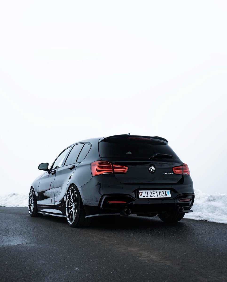 BMWHOUSE_'s tweet photo. BMW M140i 🌨 https://t.co/xXpPdHpHzp