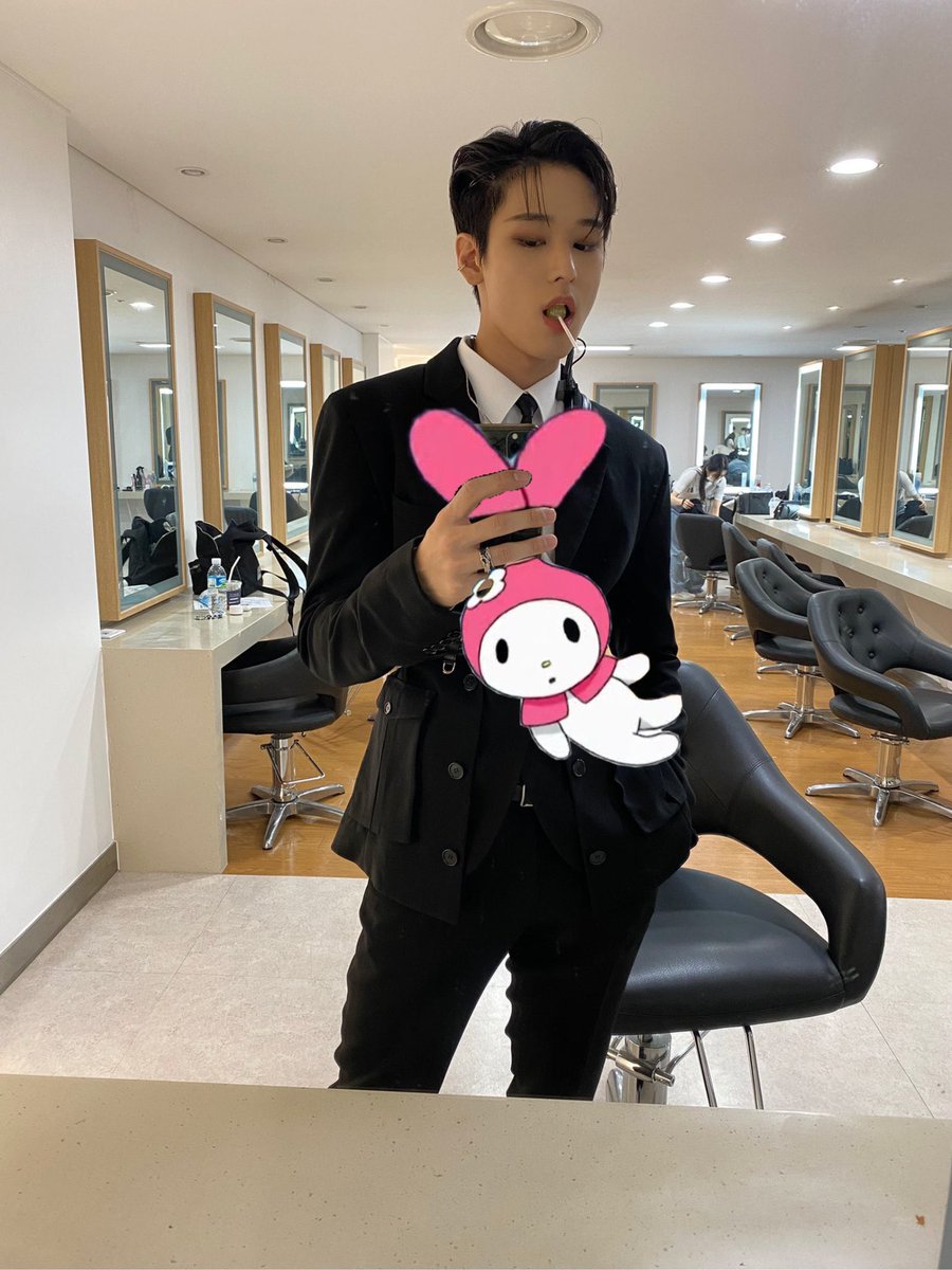 dnbyrl's tweet photo. 주연오빠와 나 https://t.co/odiSj1i4RL