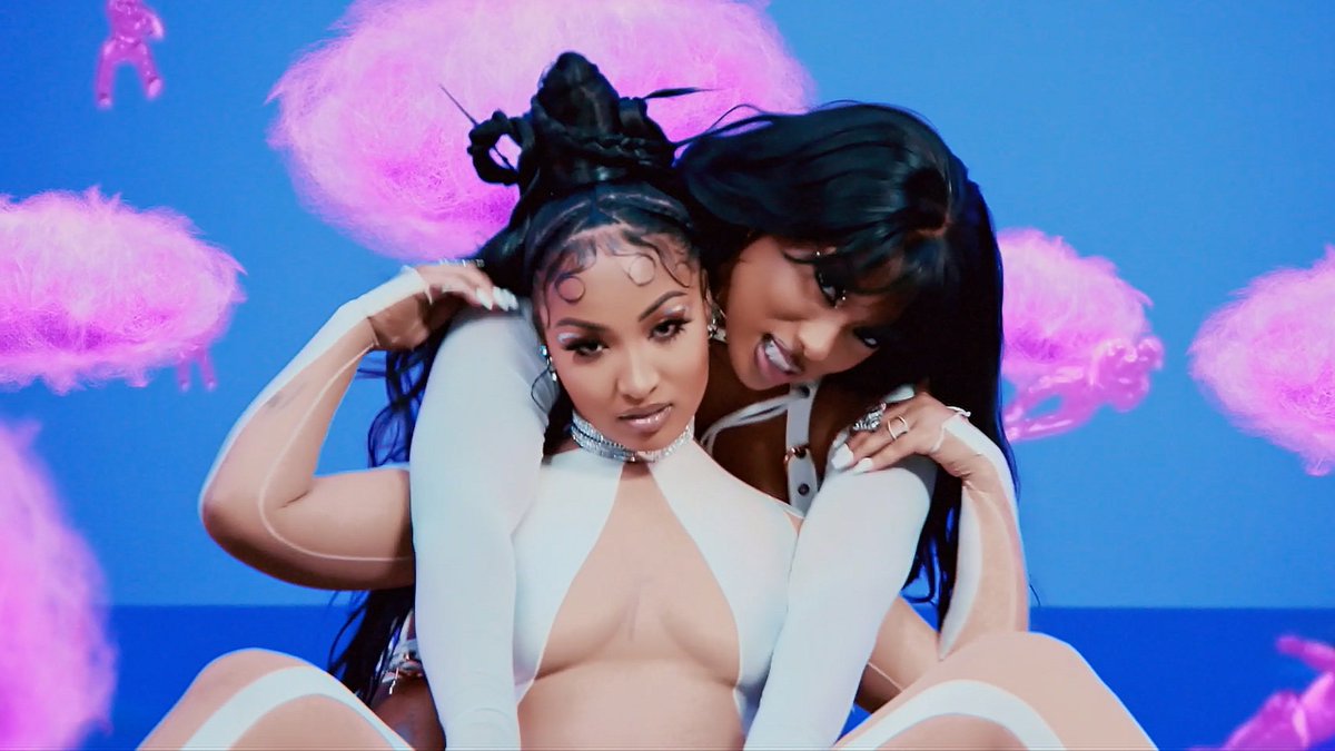 poptronico's tweet photo. #Shenseea presenta "Lick" junto a #MeganTheeStallion 

👉👉https://t.co/lwMMXjCzKW
en👉 https://t.co/Te3XJceDzg https://t.co/3x8nkPyIPx
