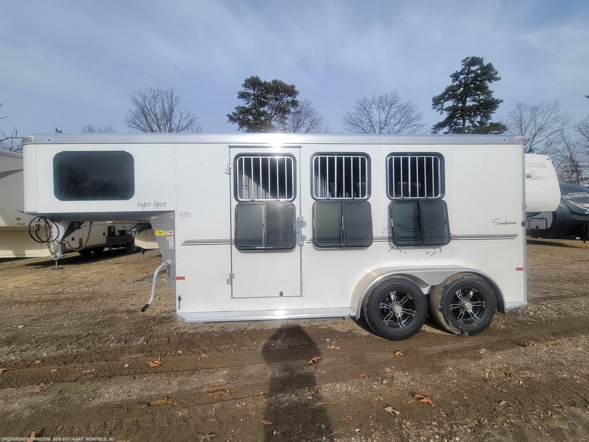 crossroadstrls's tweet photo. Here at Crossroads Trailer Sales, we only sell the highest quality Horse Trailers.  Our selection includes 2-horse, 3-horse, 2+1 models and more. 
https://t.co/PeBLt9OjG9 https://t.co/m1IeidCeam