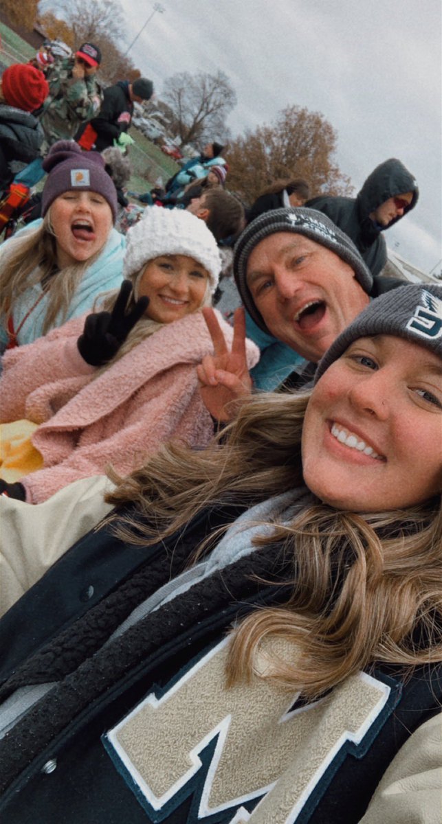 TessTaylor09's tweet photo. Happy birthday to the best dad out there! Thanks for always treating me like the princess I am 😉😂 hope you have a great day, love you! Hurts Donuts at midnight? 😅😅 @JTatRFDRadio https://t.co/MtpluMf67W