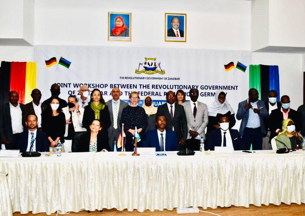 GERonAfrica's tweet photo. A good day for 🇩🇪 and #Zanzibar in 🇹🇿: Today we are renewing ties in the development cooperation sector. A workshop held in Zanzibar aims to pave the way for smooth development project implementation. #GermanyInZanzibar #RenewingTies“ https://t.co/ks24gUXrml