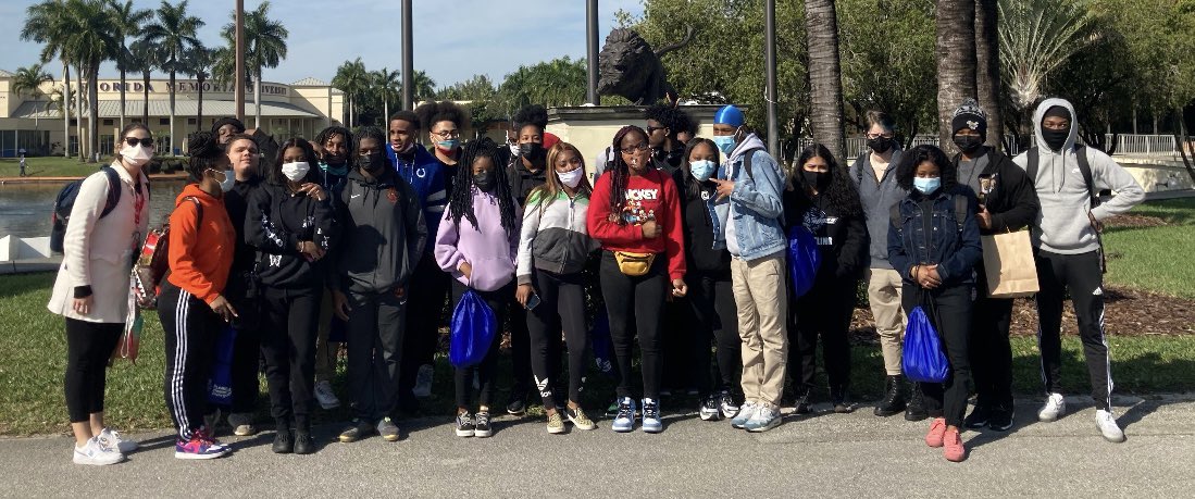 MsSMMurray's tweet photo. Our seniors visiting @FLMemorial Thank you @EducationFund for helping expose our students to different pathways after high school. #newera #capadvisor #btw  #hbcu #pwi #money #school #explorepage #helping #fafsa #graduate #bookertwashington #dadeschools #miamidade #university https://t.co/ewr2D0bwWU