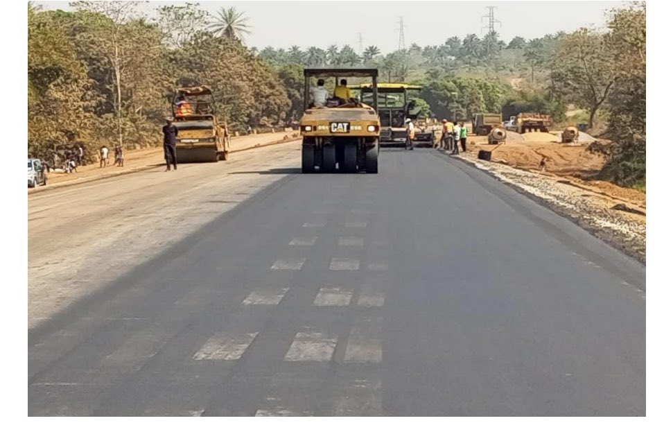 AmbroseJames12's tweet image. We have made considerable progress in the completion of the new double lane Magbele (Gbere) bridge. #NAOSL #EUSierraLeone @jalloh_tanu @kaikaifm @PKMuana1 @moped2022