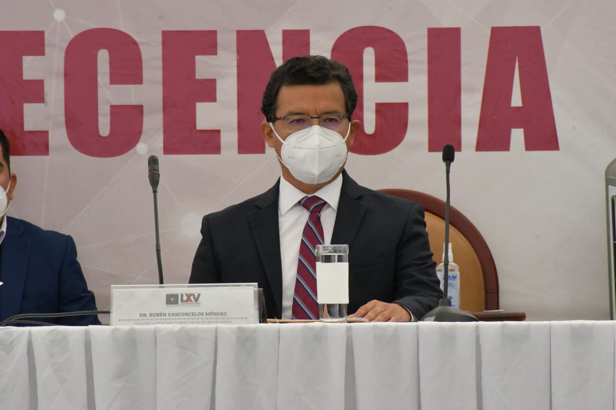SEBIENTI_GobOax's tweet photo. El Srio. de la @SEBIEN_GobOax @RVasconcelosM compareció ante el @CongresoOaxaca_ como parte de la Glosa del 5o Informe de Gobierno https://t.co/zuwO3Cb09j