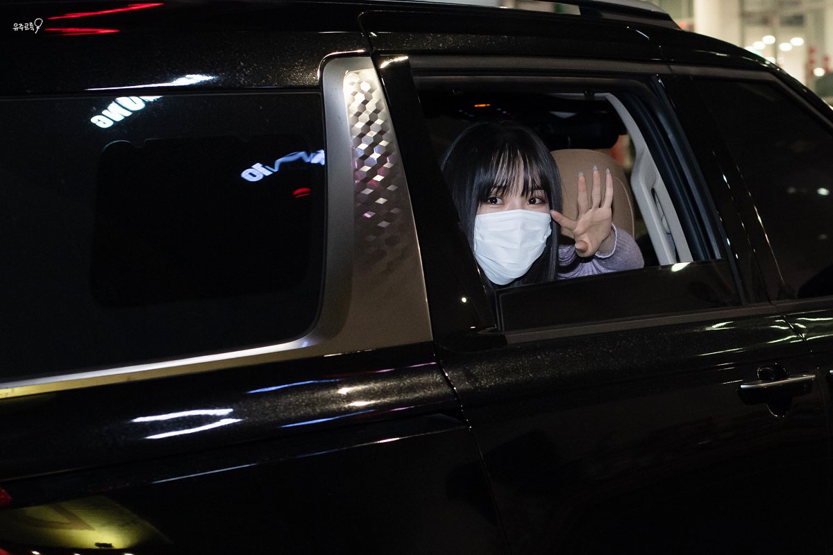 220125 영스

❤️

#망망 #최유나 #유주 #YUJU

🐶📷 유주르륵.com/356