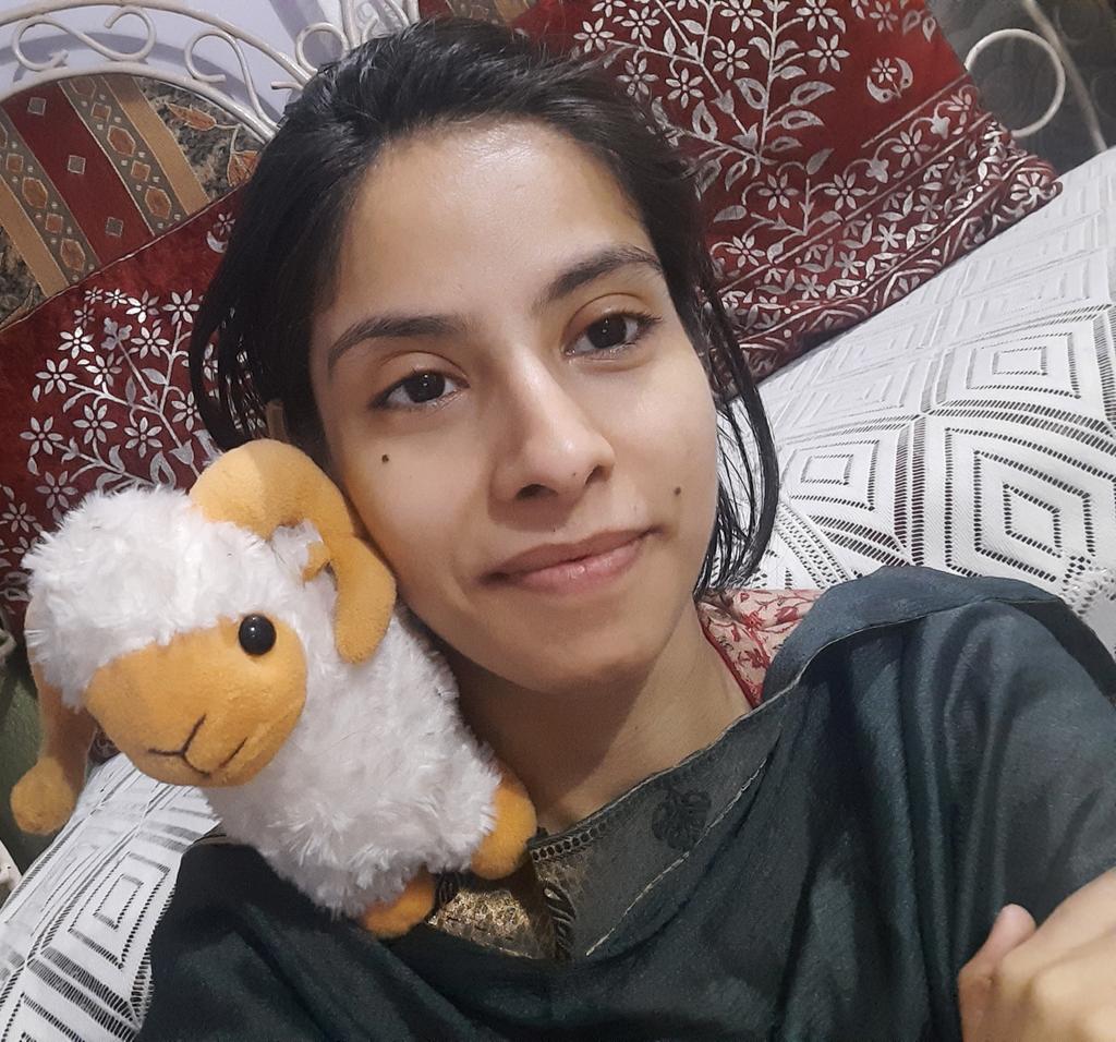 AdvSameenaINC's tweet photo. Bura waqt apno ki pehchan krwata hai.
#COVID tera shukria π.
#IsolationDiaries https://t.co/W9GsDE0Ylf