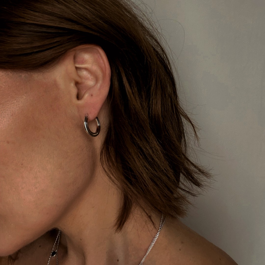 When less is truly more...

The size of our Revival Eclipse Hoop earrings is just right, and style just so; designed from start to finish to make a statement.
.
#RevivalEclipse #KitHeath #ImWearingKit #JewelleryCollection #SilverJewellery #SilverJewelry #LoveSilver #LoveKitHeath