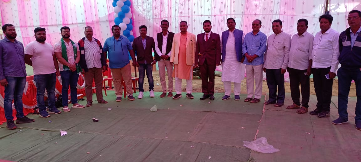 ManoharRandhari's tweet photo. Attended in the marriage ceremony at bikrampur village https://t.co/w6hdmY6maV
