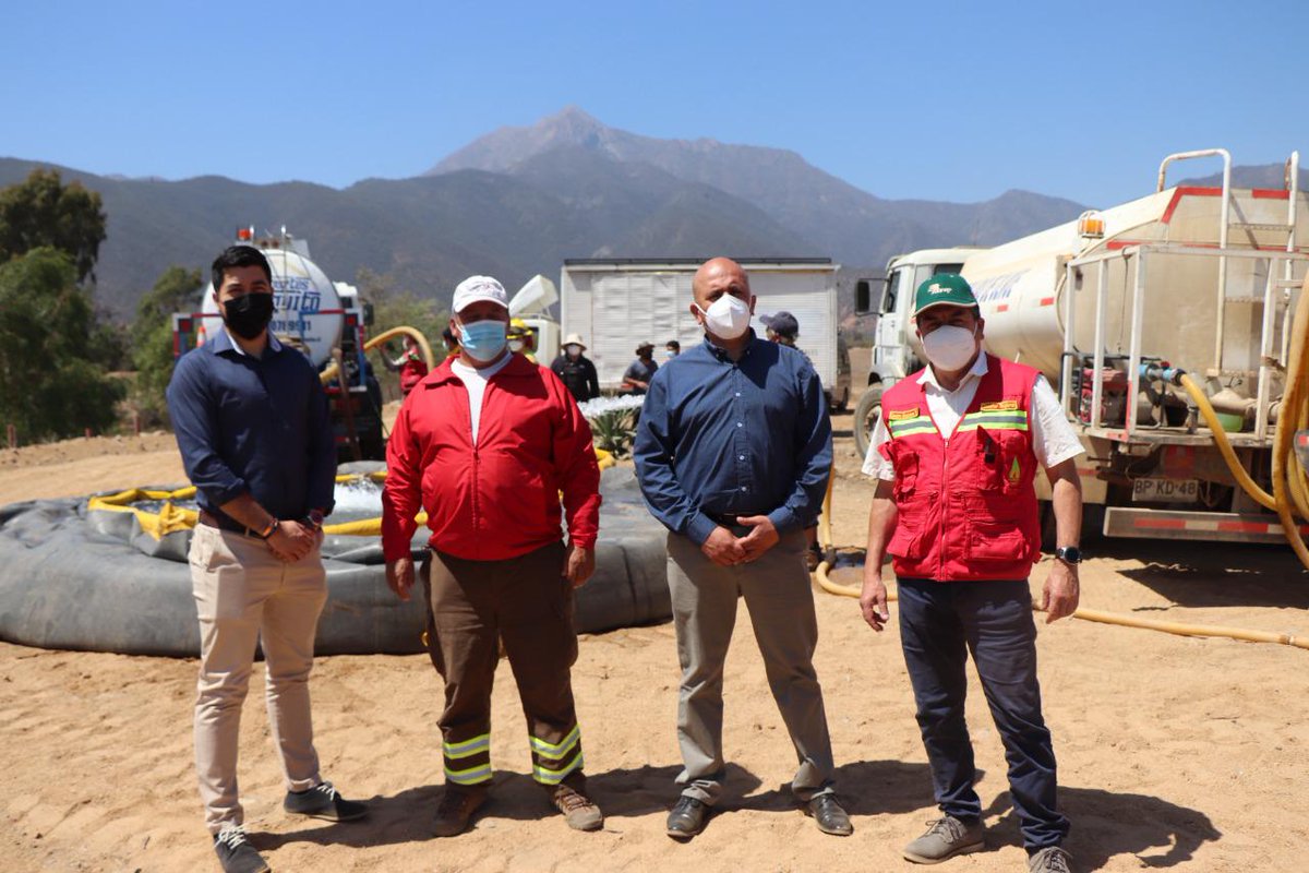 conaf_minagri's tweet photo. Alianza entre #CONAFValparaíso, @OlmueComunica y Club de Planeadores #Valparaíso permitió la instalación de un helipunto, provisto de una “pera” contenedora de agua, en aeródromo de #Olmué. Ante #IncendiosForestales podrán operar de manera ágil y segura. https://t.co/kHoZMrahyW