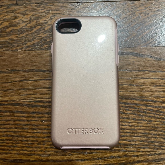 KnouseCarol's tweet photo. So good I had to share! Check out all the items I'm loving on @Poshmarkapp #poshmark #fashion #style #shopmycloset #otterbox: https://t.co/eKxtqDfk8I https://t.co/exLgkhVdsC