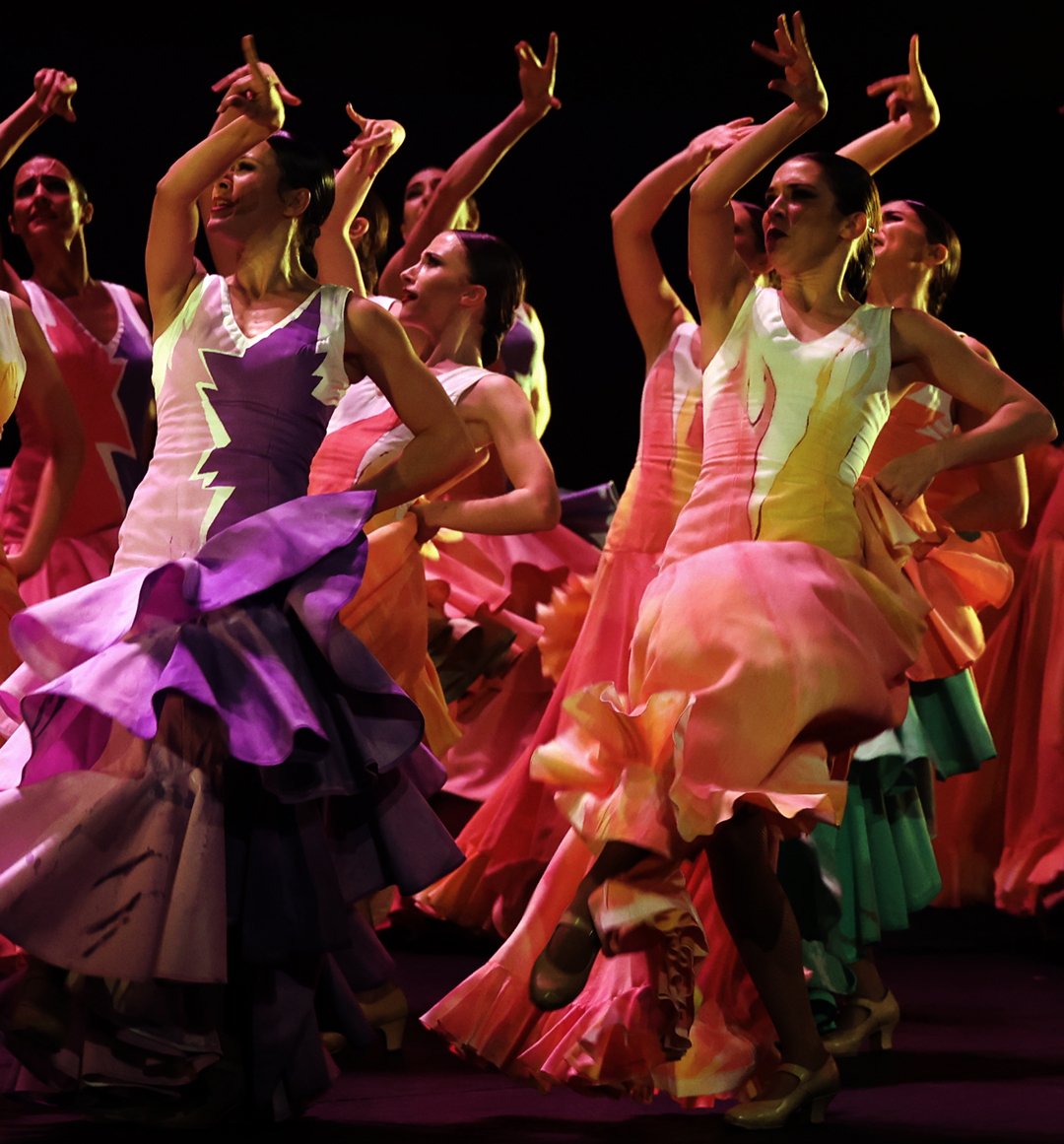 balletnacional's tweet photo. En el #HomenajeMarioMaya incluido en el programa #Invocación hemos reproducido el vestuario original de su obra #DeLoFlamenco
👨🎨 Juan Andrés Amaya ha pintado a mano parte del vestuario 👗🎨 como en el montaje original de #MarioMaya
📆 Próximas funciones: https://t.co/s7oKT44NkW https://t.co/ZDB6v9RFJg