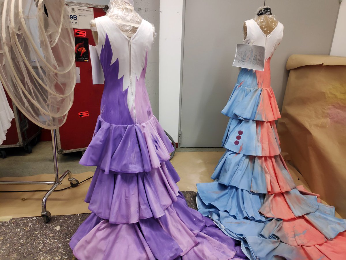 balletnacional's tweet photo. En el #HomenajeMarioMaya incluido en el programa #Invocación hemos reproducido el vestuario original de su obra #DeLoFlamenco
👨🎨 Juan Andrés Amaya ha pintado a mano parte del vestuario 👗🎨 como en el montaje original de #MarioMaya
📆 Próximas funciones: https://t.co/s7oKT44NkW https://t.co/ZDB6v9RFJg