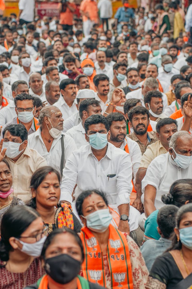 amitmalviya's tweet photo. The BJP under the leadership of @annamalai_k ups the ante in Chennai, demands justice for Lavanya, the 17 year old who committed suicide under pressure from her school to embrace Christianity.

The DMK Govt, which was denying the conversion angle has been forced to acknowledge… https://t.co/S6b2Kv4l97