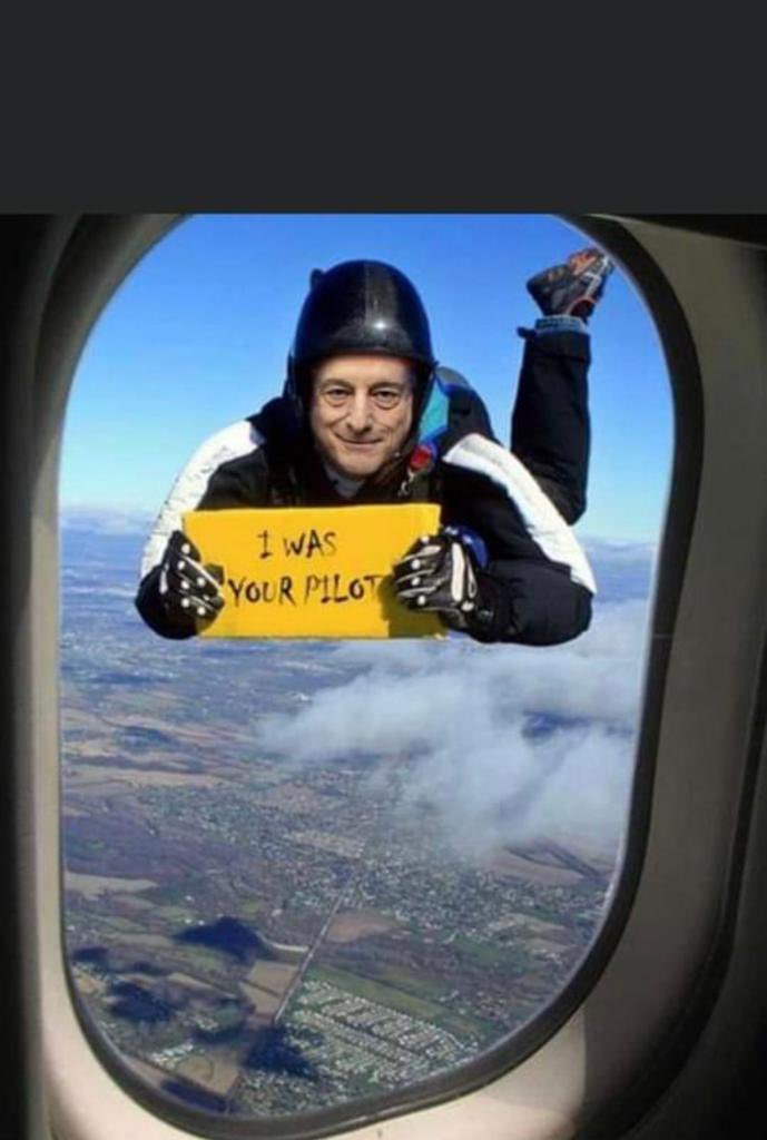 ereguly's tweet image. #Italy today. #mariodraghi