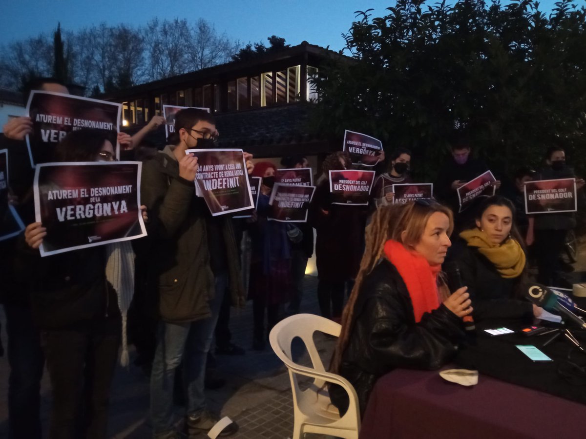 💥ARA MATEIX RODA DE PREMSA 💥

Assenyalem el president del Golf⛳, el jutge Àxel Casadevall Portes i la seva màfia com a responsables del desnonament! 

Aturem el desnonament de la Vergonya!

#golfdesnona