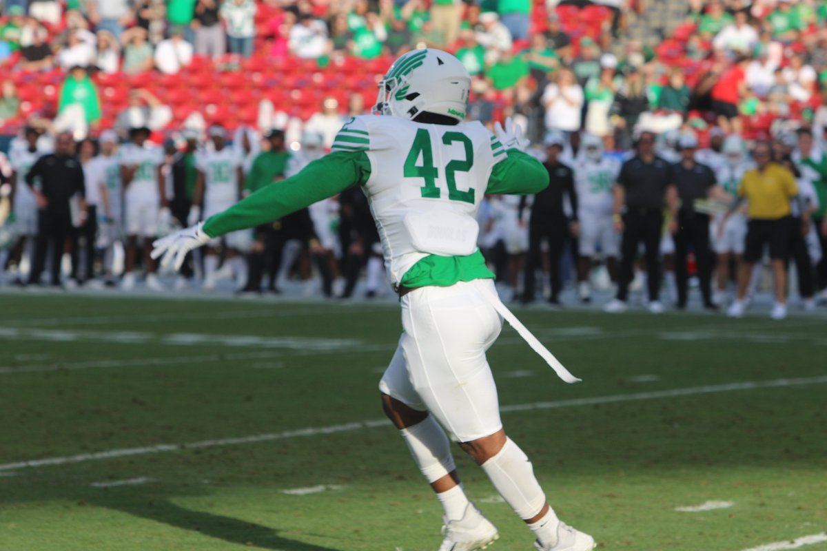StaffordMSD's tweet image. Check out Kameron Hill our #SMSDAlumni from Class of 2017 putting up a fight against the Miami RedHawks in the 2021 Frisco Football Classic in Frisco, TX. Shoutout to our former Communications Coordinator Michael Sudhalter for capturing these shots #SpartanPride #SpartanForever