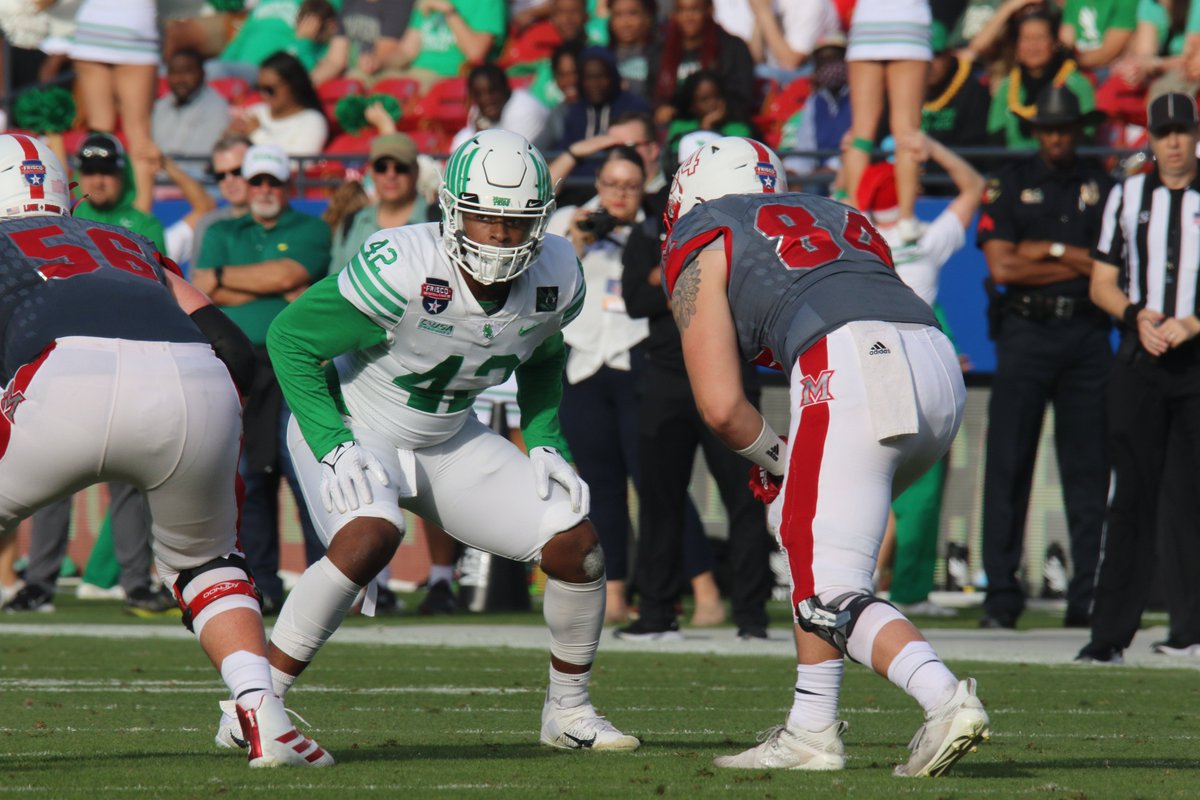 StaffordMSD's tweet image. Check out Kameron Hill our #SMSDAlumni from Class of 2017 putting up a fight against the Miami RedHawks in the 2021 Frisco Football Classic in Frisco, TX. Shoutout to our former Communications Coordinator Michael Sudhalter for capturing these shots #SpartanPride #SpartanForever