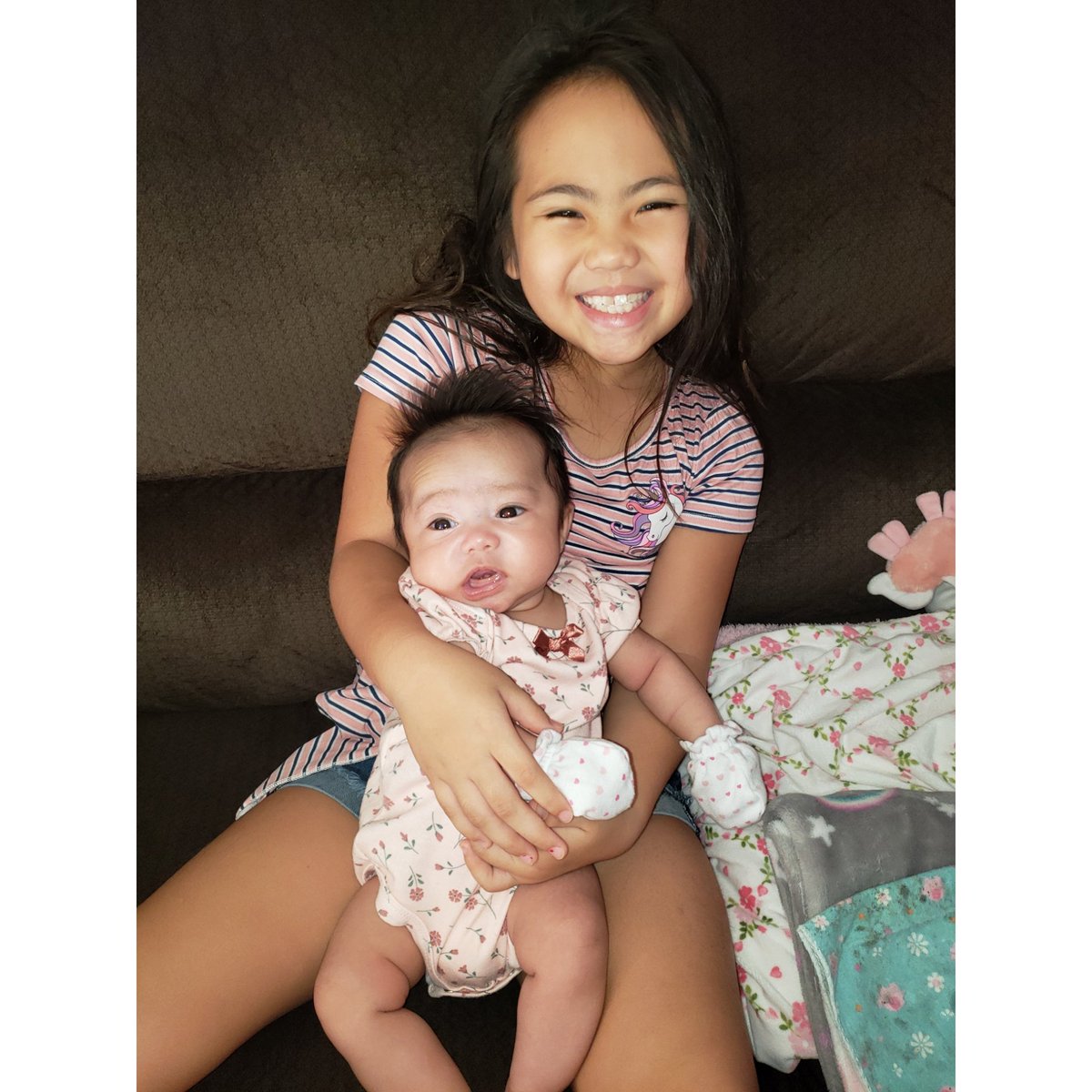 raeaniekel's tweet photo. I'm blessed with the best girls β€ #myforevers https://t.co/1i9fb5Pr6n