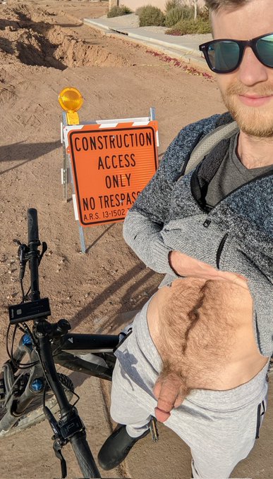 Hope the construction workers don't mind ? #gays #gaycock #teamexhib #gayexhib #gayoutdoors #gayhairy