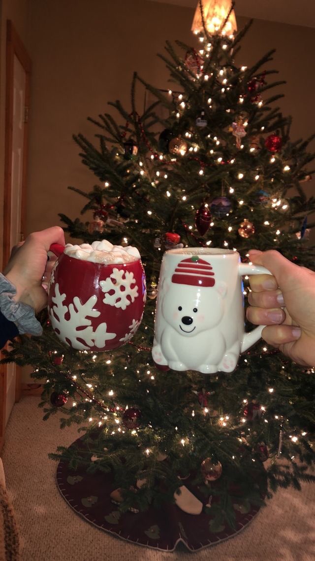 ☁️ ·̩͙✧  # ig 

                                      ☃️
Un recuerdo de diciembre.