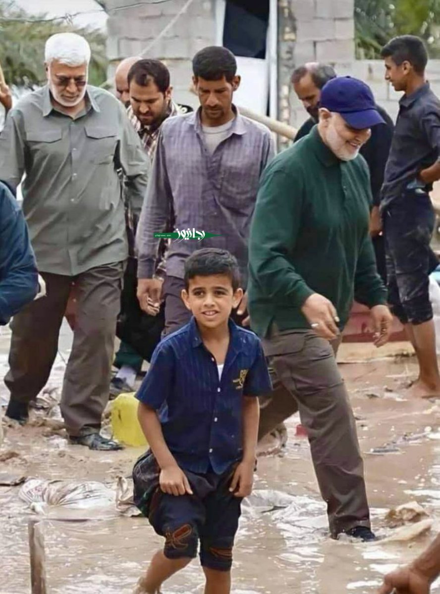 imahangar's tweet photo. ۱:۲۰💔

در دل بحران بود،
می‌دید و لمس می‌کرد سیل مشکلات را،
لبخند زد و گفت:« #یقینا_کله_خیر »، ایستاد و رفت.
و کسی از او جز صداقت ندیده بود! https://t.co/V8bYPRO6Vc