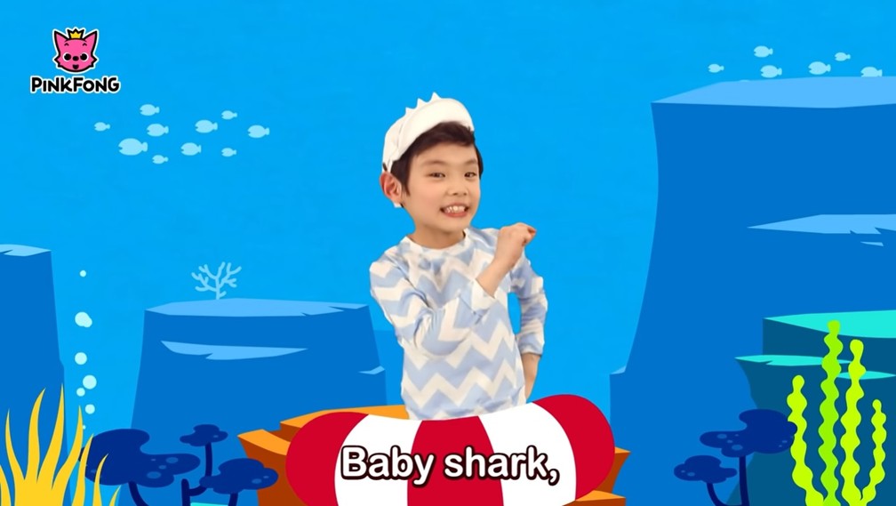 g1's tweet photo. 'Baby Shark' se torna 1º vídeo a ultrapassar marca de 10 bilhões de visualizações no YouTube https://t.co/nfgVSiXqmp #g1 #música #YouTube #BabyShark https://t.co/p8Sa2BNFO6