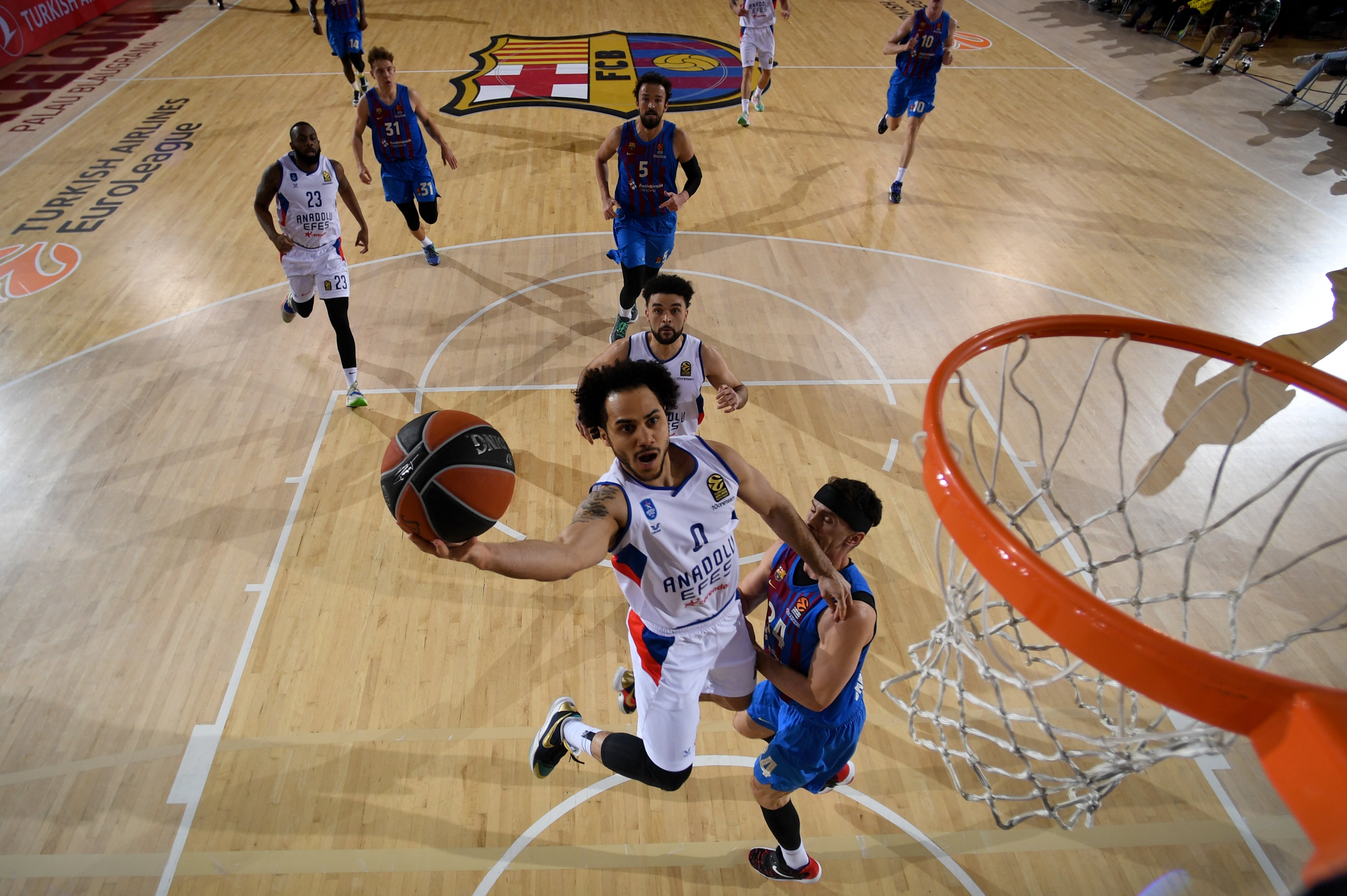 Larkin Barcelona Potasına Hücum Ediyor