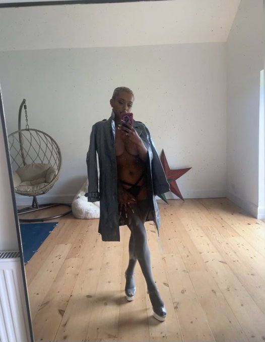 Going live on my only fans at 11pm London time.. it&rsquo;s freee #freeonlyfans #onlyfans #onlyfansfreetrial<a href="/tag/onlyfans"class="tags"><span>#onlyfans</span></a><a href="/tag/freeonlyfans"class="tags"><span>#freeonlyfans</span></a><a href="/tag/onlyfansfreetrial"class="tags"><span>#onlyfansfreetrial</span></a>