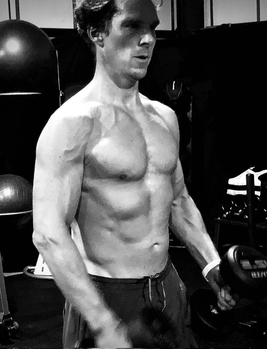 scarletlp07's tweet photo. Doctor Strange (#BeneditCumberbatch) preparándose para arreglar todo el desastre ocasionado por Wanda y Loki en el Multiverso de la Locura. https://t.co/yaZEoF8vm3