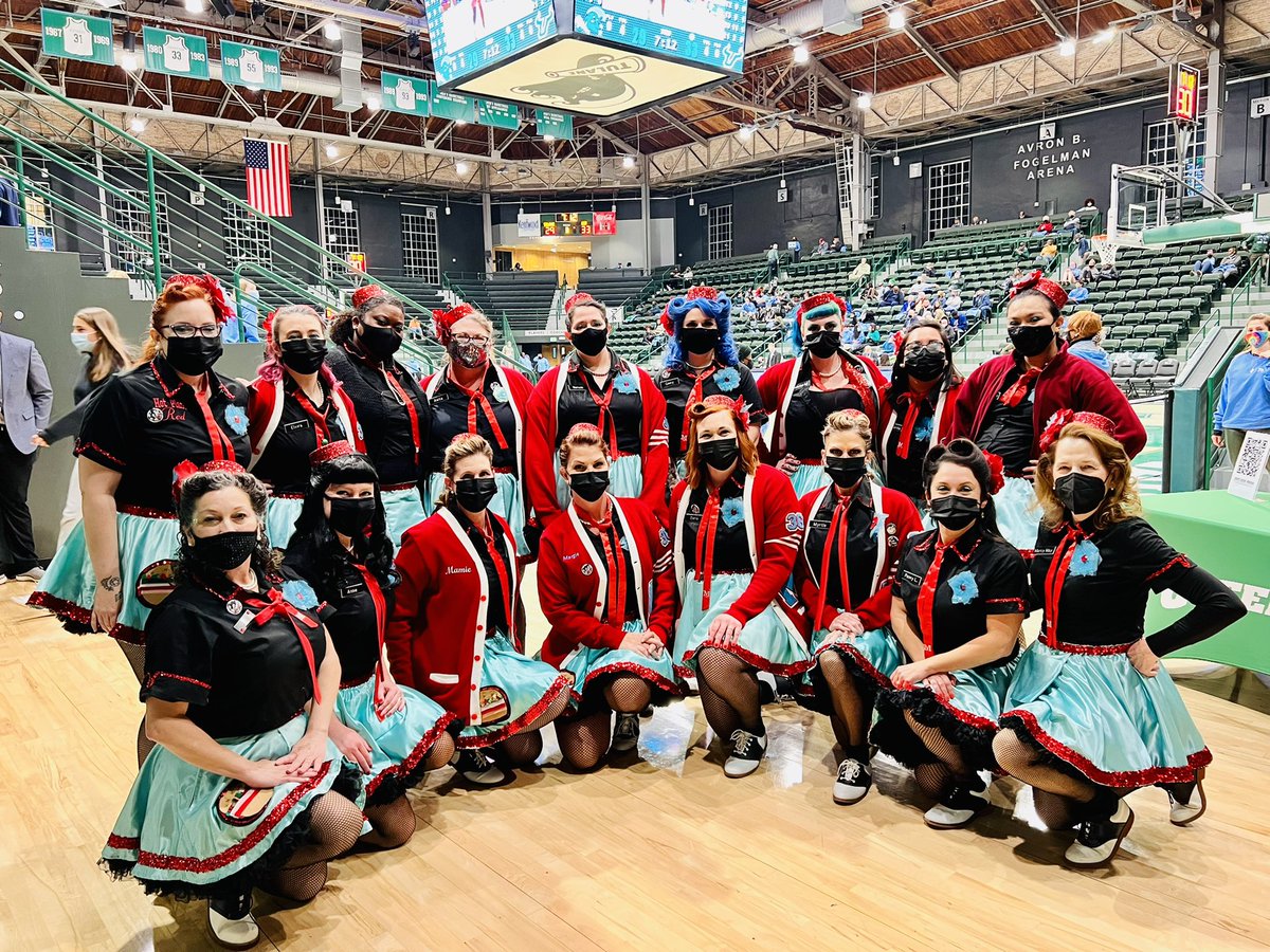 We adore dancing in our beloved city! Last night, we performed during halftime of the women’s basketball game at Tulane University. It’s always a pleasure to perform when the crowd is groovin’ to the music with us. Thanks <a href="/tulaneu/">Tulane University</a>! 💋#muffalottas #dancetroupe #nola