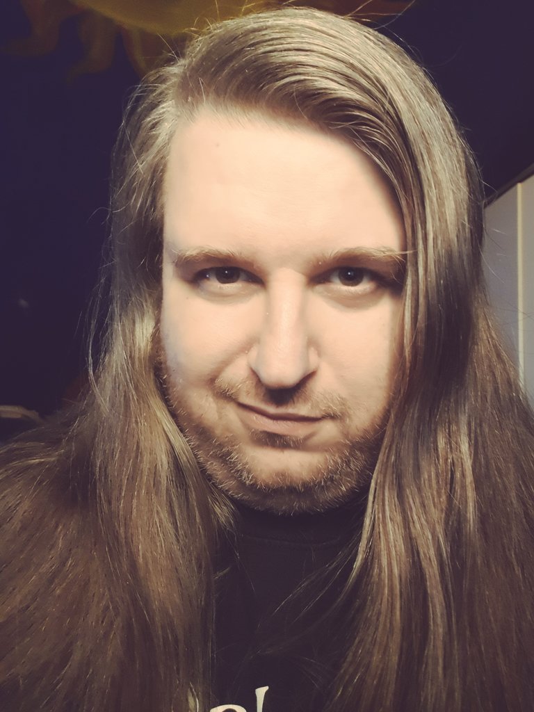 FettePetzUmNetz's tweet photo. De Baart ass schon um Wee fir zrรฉck. ๐
#beardcomeback #hotguy https://t.co/7RRD1mipXC