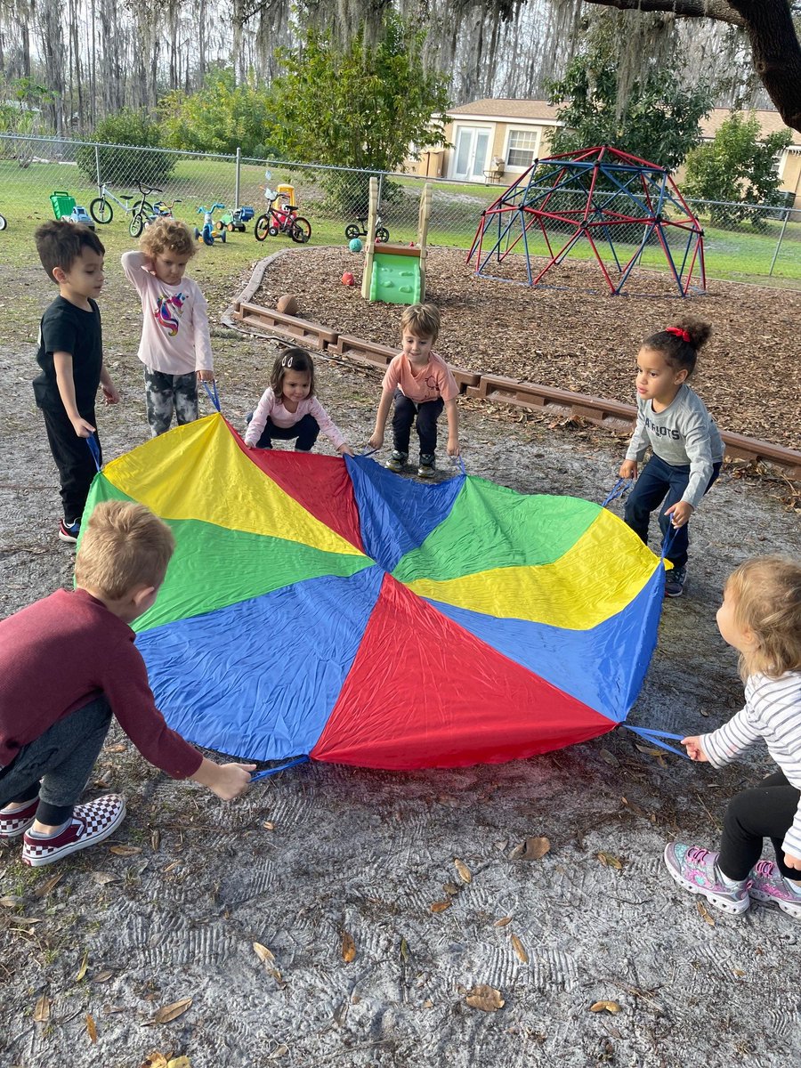 PHELC's tweet image. 💫 @PHELC  hosted our monthly virtual read with 370 pre-k students on the zoom call!  Robyn Powers from @PascoLibraries  read &apos;Best Friends, Busy Friends&apos; from @ChildsPlayUSA There were book activites &amp;amp; Dillon shared the story with his family! #buildingconnection @FLEarlyLearning
