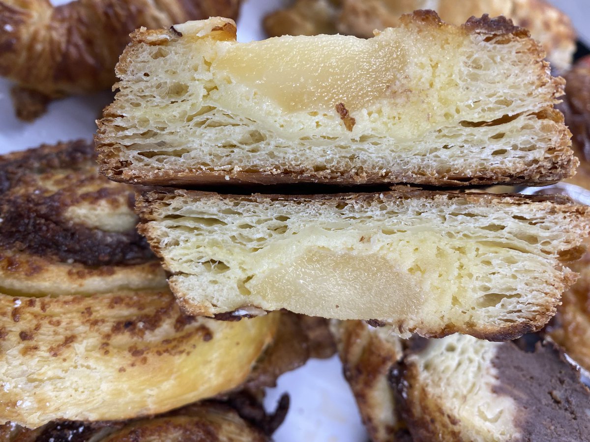 bougieeats's tweet image. I own Bougie Eats Academy. It’s an online pastry academy teaching chefs and bakers how to create bougie ass desserts. It costs $0.00 to repost and please help me grow my business and reach new students. 

bougieeats.com 
#learntobake #pastryschool #blackchef