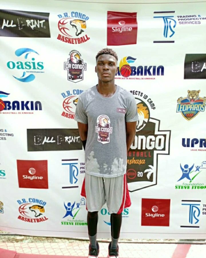 BasketballCongo's tweet photo. #1yearchallenge .... 
All dreams are crazy until you make them come true...C'est rien, c'est l'homme qui a peur...
#drcongobasketball #congohoops https://t.co/gbe7tMlmVJ