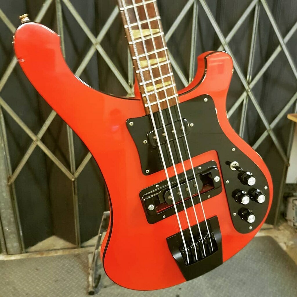 Jack_Ellis's tweet photo. A Rickenbacker that demands your attention. What's the verdict on the colour combo? Yay or nay... . . . #guitarrepair #guitarist #gibson #fender #manchester #luthier #guitarporn #manchesterguitars #northwest #geartalk #guitarsofinstagram #bassist #bassgui https://t.co/5Lz7uia5OE