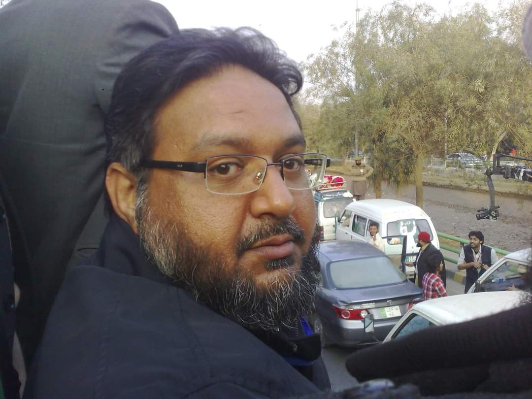 naveedalam0092's tweet photo. In Historic long March 2013 @TahirulQadri & @PATofficialPK asked the nation 2 stand 4 Electoral reforms so that genuine leaders from masses can come forward, He asked for Reforms, Accountability B4 Elections #PAT4RealChange today everyone is saying #DrQadriWasRight @DrDanish5 https://t.co/hNfs6c7KE2
