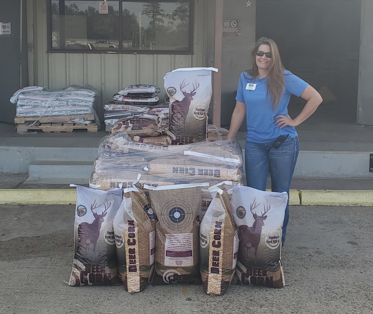 RitterLumber's tweet photo. Deer corn in now $9.99 for a 50lb bag! Hurry in for a limited time deal! Find us here https://t.co/XwdlftdrtE  
Not available at our Nederland Location.
#RitterLumber #Local #ShopSmall #Feed #Beaumont #Buna #Hemphill https://t.co/0r8wEKcUhp