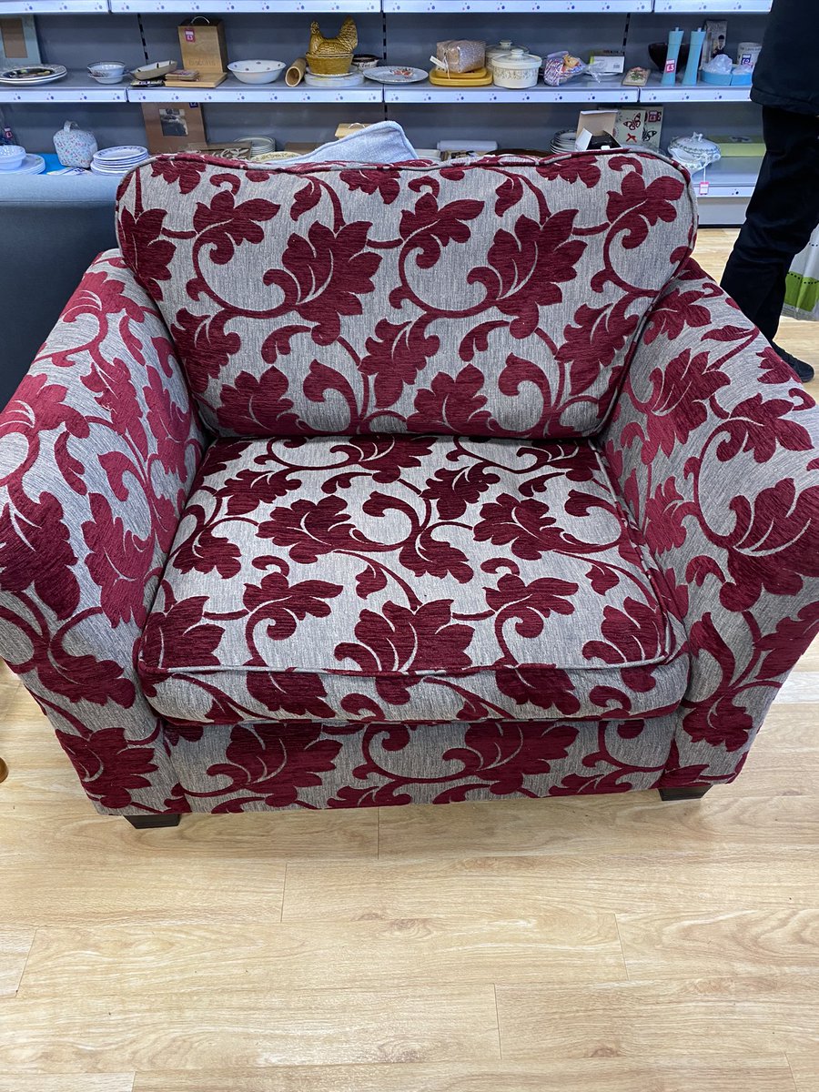 #love #roomfor2 #snuggle ❤️❤️love is in the air relax with your loved one in this beautiful snuggle chairfor only £60 ❤️❤️❤️<a href="/CRUKKirkstall/">CRUK Kirkstall superstore</a>