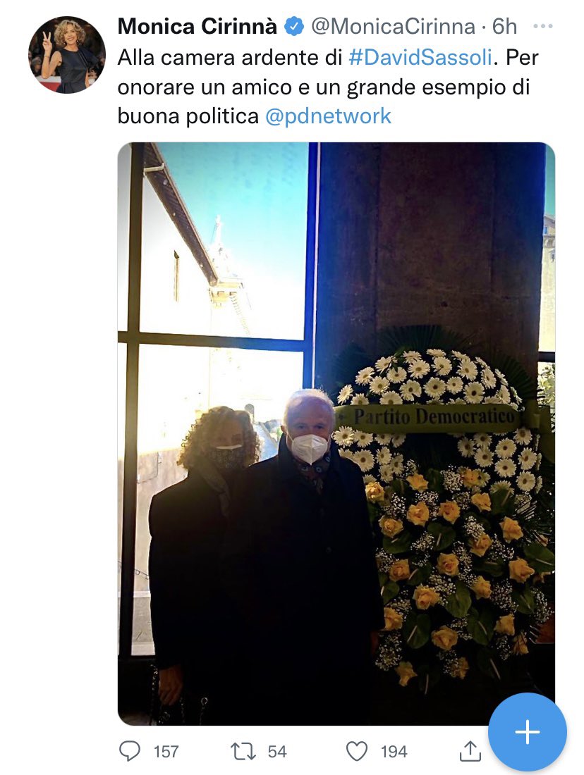 VitoconLloyd's tweet photo. - Lloyd, sincero: di cognome fai mica Cirinnà, per caso?
- No Sir, perché?
- Niente, tra gli obiettivi del 2022 mi sono fissato quello di scoprire come fai a essere così scemo e mi pareva plausibile
- Grazie Sir, lo apprezzo molto
- Torna pure a spolverare, aria
#vitoconlloyd https://t.co/14VAFsQBtL