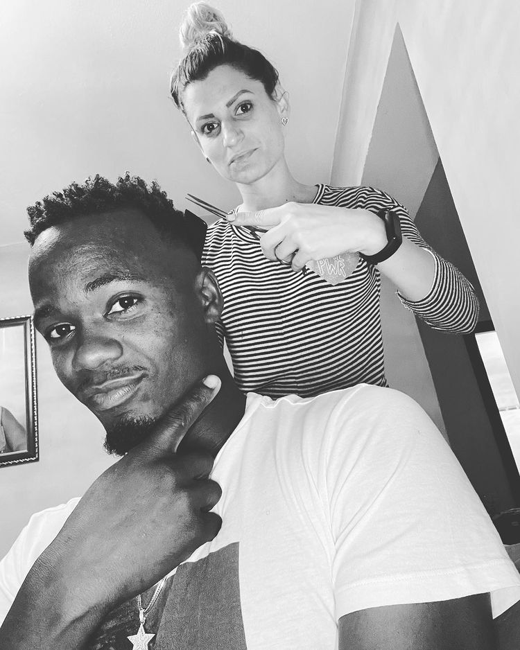 LivanMoinelo's tweet photo. tonight with my barber 💈 https://t.co/MoUfj6cVsm